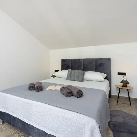 Neue Und Moderne Mit Privatpool, Kicker, Bbq, Liegebereich Case de vacanță Tribalj (Primorsko-Goranska)