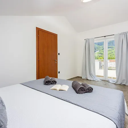 Case de vacanță Neue Und Moderne Mit Privatpool, Kicker, Bbq, Liegebereich