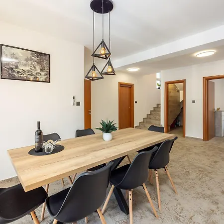 Case de vacanță Neue Und Moderne Mit Privatpool, Kicker, Bbq, Liegebereich
