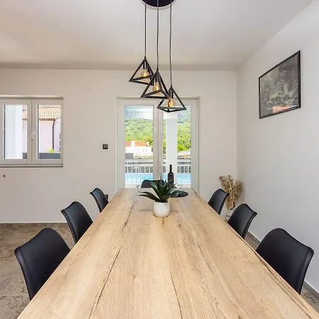 Neue Und Moderne Mit Privatpool, Kicker, Bbq, Liegebereich Tribalj (Primorsko-Goranska)
