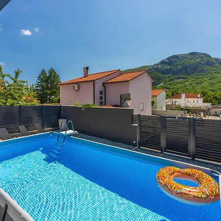 Neue Und Moderne Mit Privatpool, Kicker, Bbq, Liegebereich * Tribalj (Primorsko-Goranska)